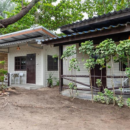 Breeze Bungalows Koh Lanta Bagian luar foto