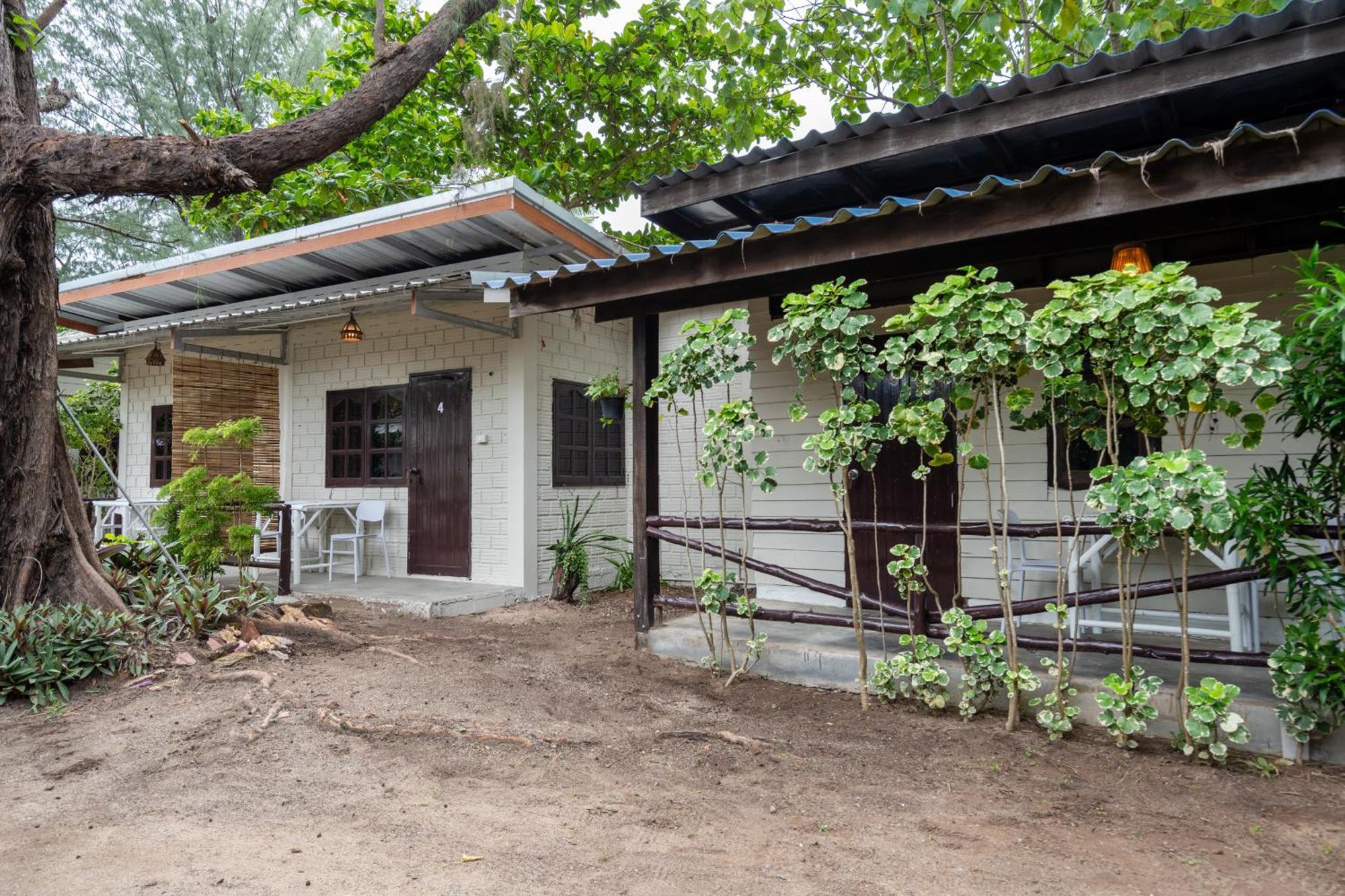 Breeze Bungalows Koh Lanta Bagian luar foto