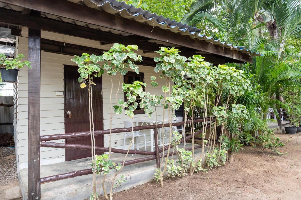 Breeze Bungalows Koh Lanta Bagian luar foto